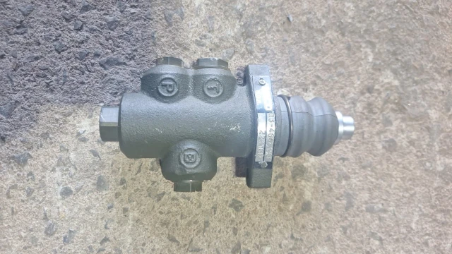 48754838 - Conjunto de válvula ZF