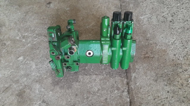 RE252749 - Comando hidráulico revisado