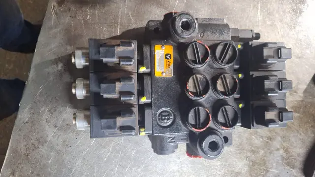 4116810BA - Comando hidráulico