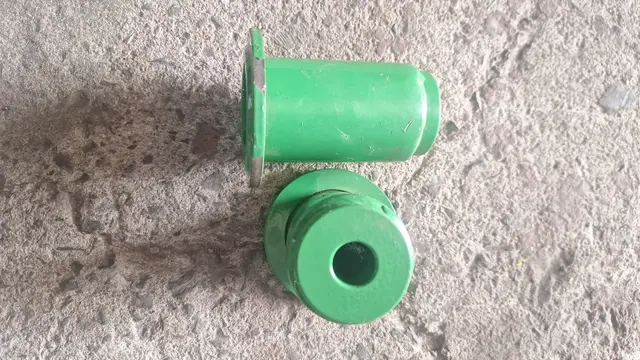 DQ50978 - Guia da mola menor John Deere