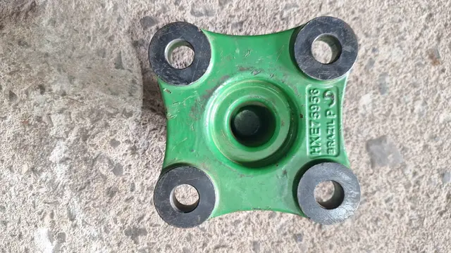 HXE75956 - Pino de apoio do eixo traseiro