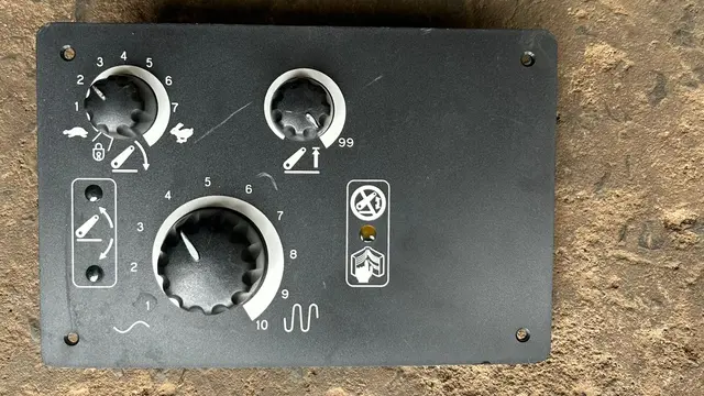 82015021 - Painel de controle engate