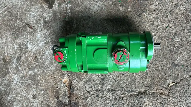 AXE61624 - Bomba hidráulica da engrenagem externa