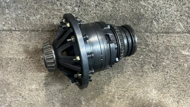 000046 - Caixa satélite traseira