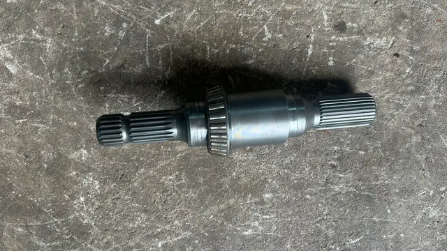 47763805 - Eixo da tomada de força