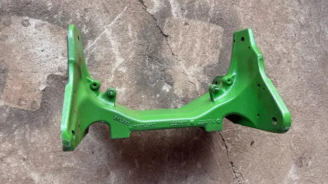 L224774 - Barra transversal de ferro fundido