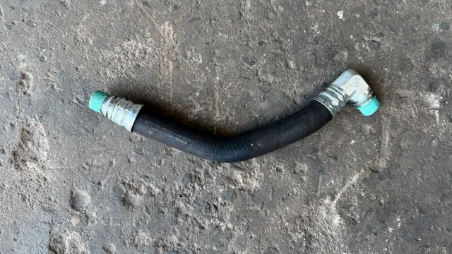 AL159998 - Mangueira do radiador de óleo