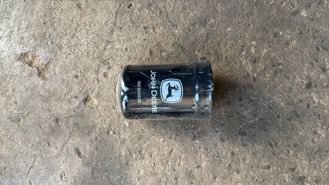 RE504836 - Filtro de óleo do motor