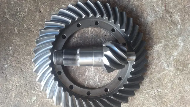 800107312 - Corôa e pinhão