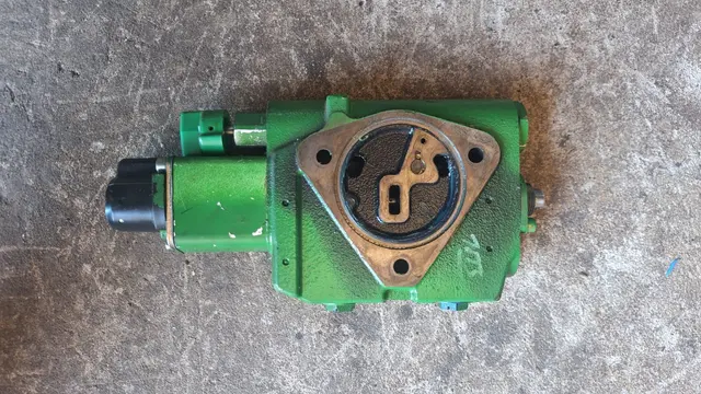 RE239127 - Bloco de válvulas