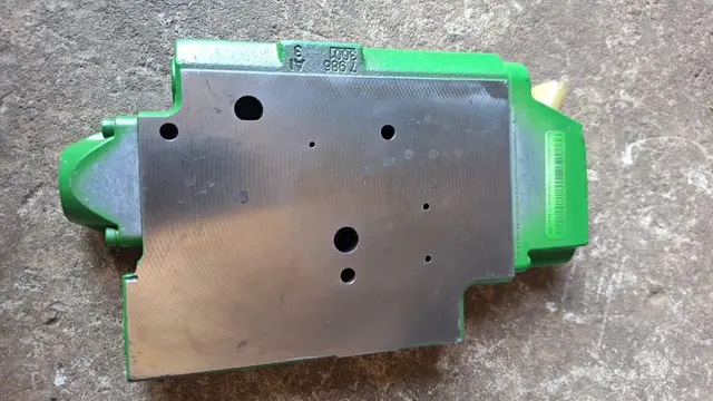 RE588375 - Válvula de controle remoto